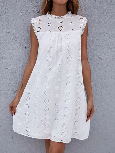 Robe chic en coton brodée sans manches 