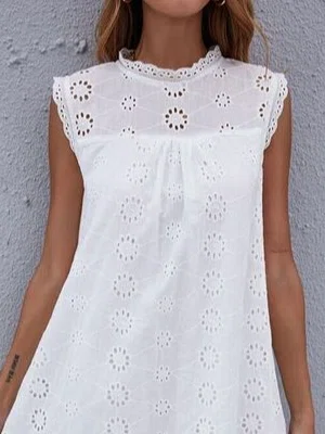 Robe chic en coton brodée sans manches 