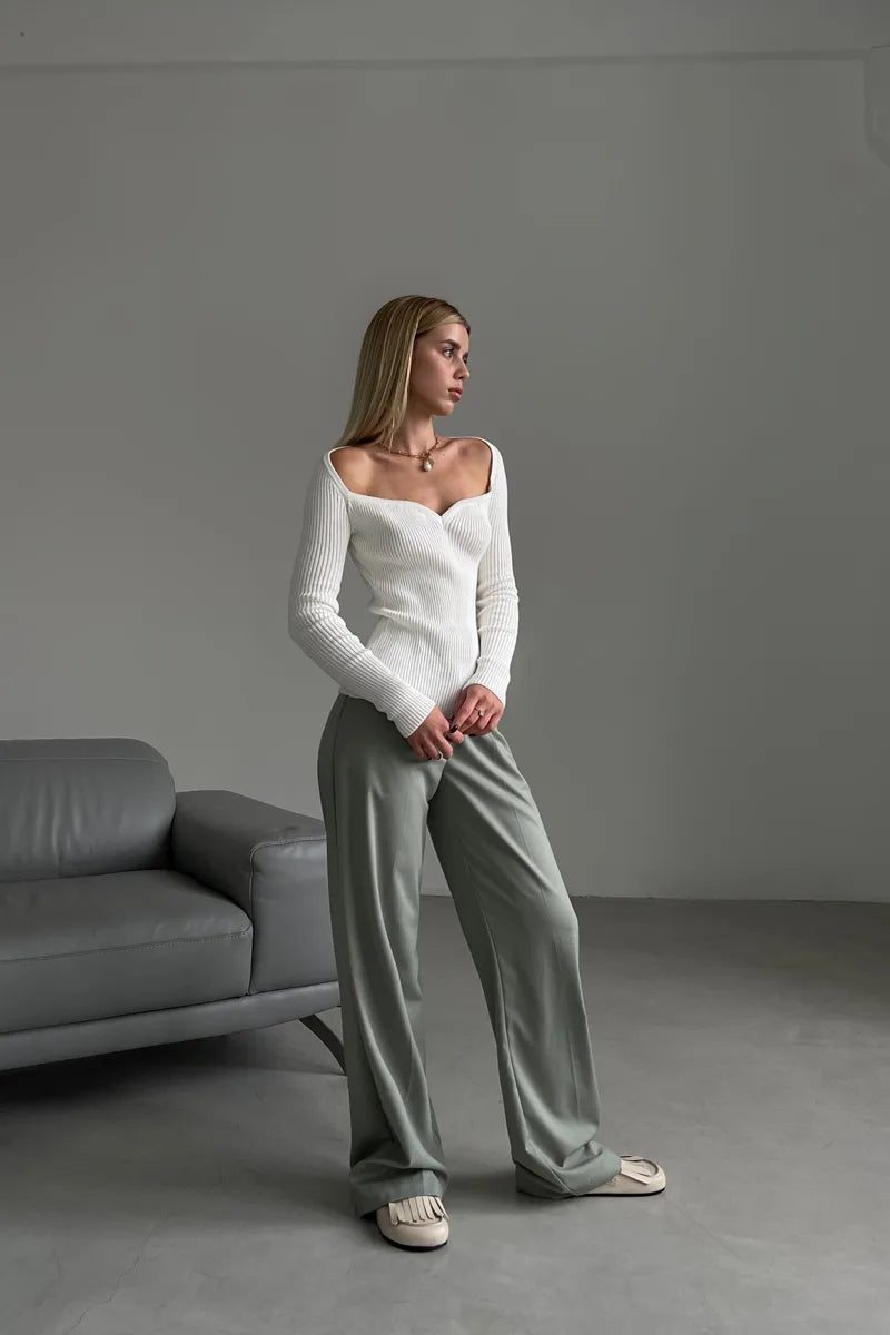 Women's Jumper With Shaped Cut In Milky