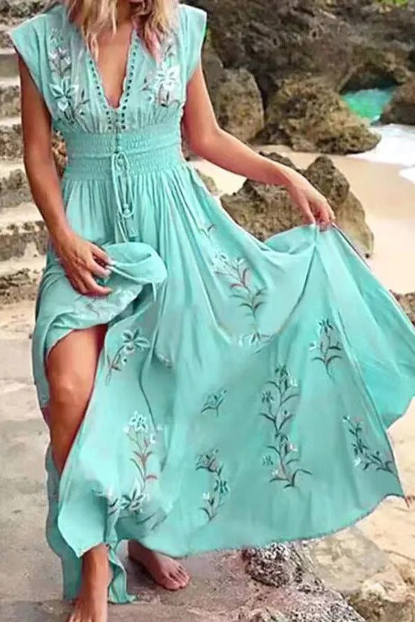 Blossom Gown – Maxikleid im Boho-Stil mit V-Ausschnitt und Quaste