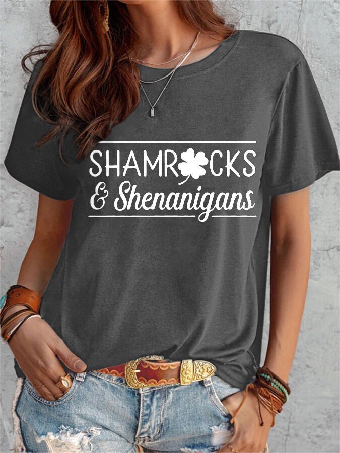 Lässiges T-Shirt mit Shamrocks- und Shenanigans-Aufdruck für Damen 