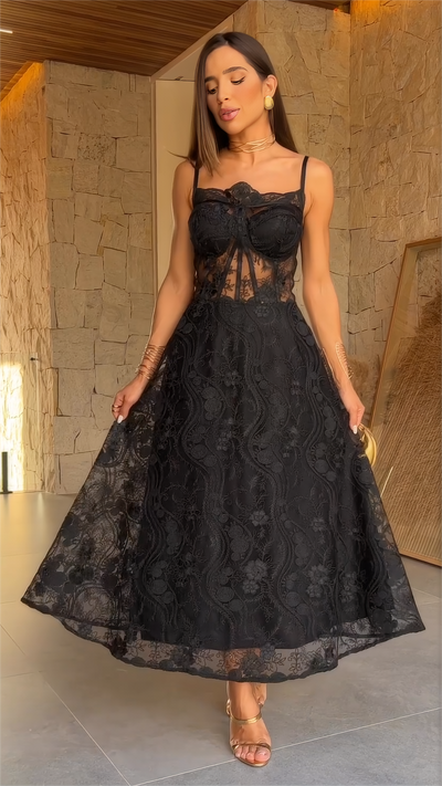 Robe mi-longue en dentelle transparente 