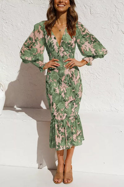 Robe midi fleurie à taille smockée