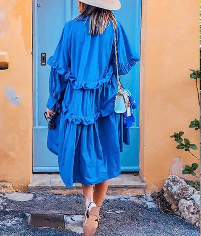 Klein – Blaues Kleid mit Volant und Ziernähten 