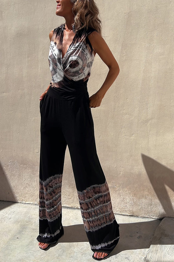 Kaycie Schlag-Jumpsuit aus Stretch-Baumwolle mit Batikmuster, Kapuze und Taschen 