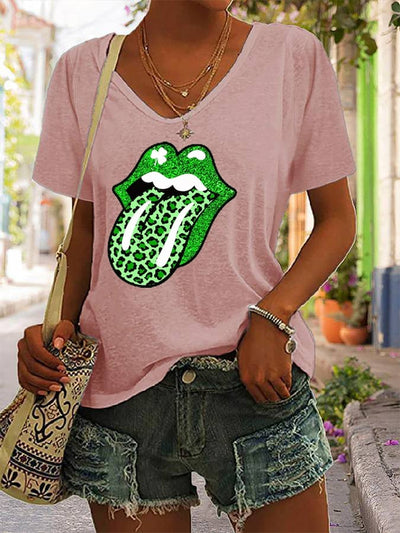 Damen T-Shirt mit V-Ausschnitt und tropfenden Lippen zum St. Patrick's Day 