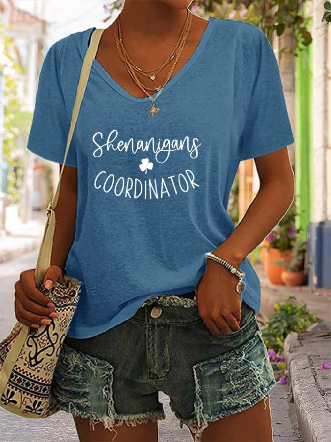 T-shirt à col en V imprimé coordinateur Shenanigans pour femmes 