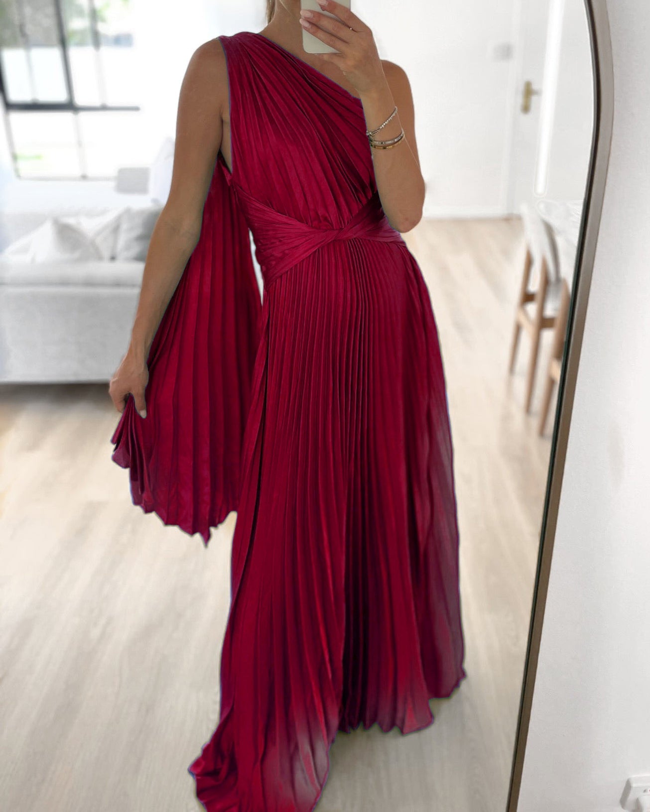 Robe asymétrique plissée en satin 