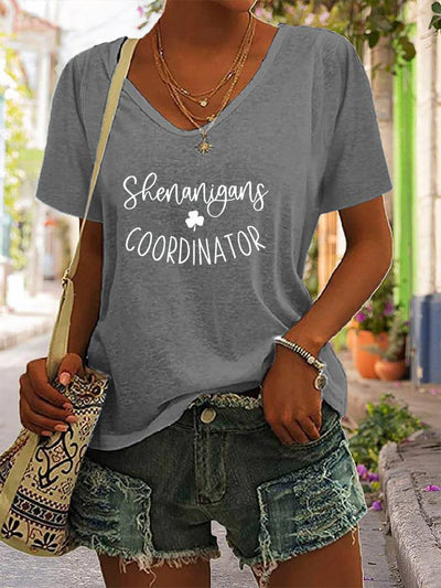 T-shirt à col en V imprimé coordinateur Shenanigans pour femmes 