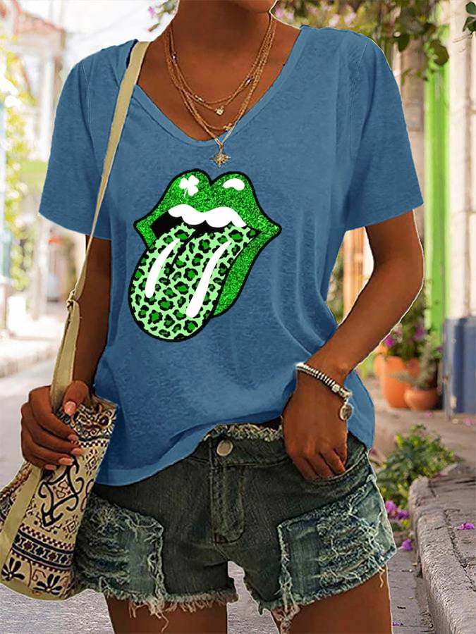 Damen T-Shirt mit V-Ausschnitt und tropfenden Lippen zum St. Patrick's Day 