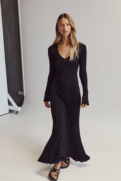 Robe midi en tricot à manches et col en V 